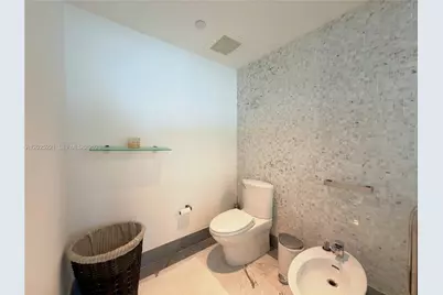 200 Biscayne Boulevard Way #4104, Miami, FL 33131 - Photo 13