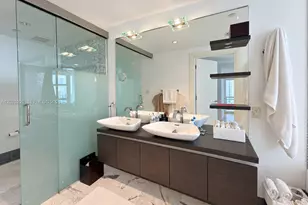 200 Biscayne Blvd Way, Miami, FL 33131 - Photo 13