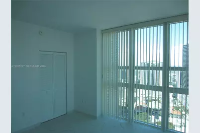 951 Brickell Av #3401, Miami, FL 33131 - Photo 9