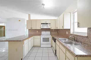 1201 SW 142nd Ave, Miami, FL 33184 - Photo 9
