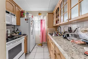 445 NW 8th St, Homestead, FL 33030 - Photo 5