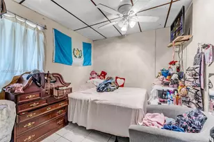 445 NW 8th St, Homestead, FL 33030 - Photo 9