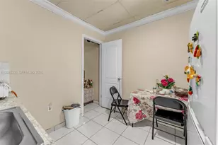 445 NW 8th St, Homestead, FL 33030 - Photo 7