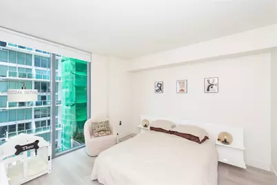31 SE 6th St #2506, Miami, FL 33131 - Photo 9