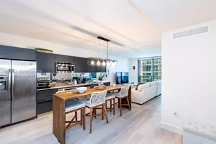 31 SE 6th St, Miami, FL 33131 - Photo 7