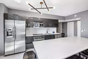 31 SE 6th St, Miami, FL 33131 - Photo 5