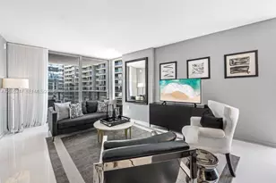 31 SE 6th St, Miami, FL 33131 - Photo 1