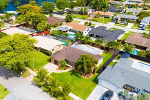 10651 NW 19th Pl, Pembroke Pines, FL 33026 - Photo 29