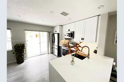 9832 NW 9th Ct, Plantation, FL 33324 - Photo 5