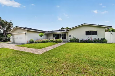 410 SW 55th Ave, Plantation, FL 33317 - Photo 5