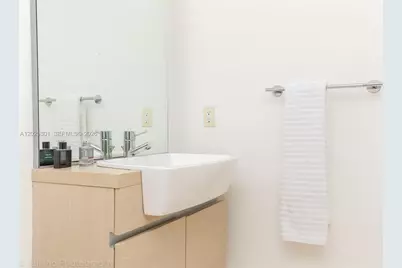 200 Biscayne Boulevard Way #3102, Miami, FL 33131 - Photo 29