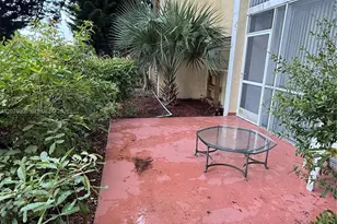 942 NE 199th St, Miami, FL 33179 - Photo 17