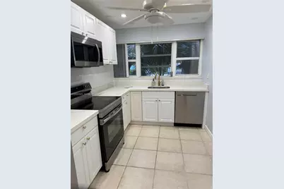 942 NE 199th St #102, Miami, FL 33179 - Photo 9
