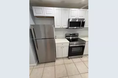 942 NE 199th St #102, Miami, FL 33179 - Photo 11