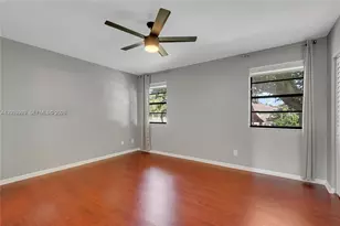 10719 NW 10th St, Pembroke Pines, FL 33026 - Photo 5