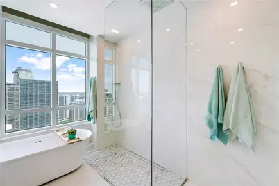 950 Brickell Bay Dr #5210, Miami, FL 33131 - Photo 25