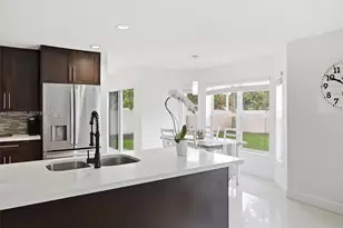 2 Gables Blvd, Weston, FL 33326 - Photo 11