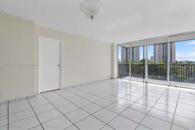3101 N Country Club Dr #504, Aventura, FL 33180 - Photo 5