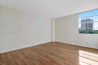 3101 N Country Club Dr #504, Aventura, FL 33180 - Photo 11