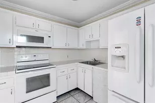3101 N Country Club Dr, Aventura, FL 33180 - Photo 9