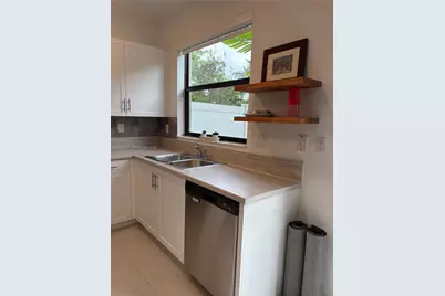 11384 W 34th Way, Hialeah, FL 33018 - Photo 13