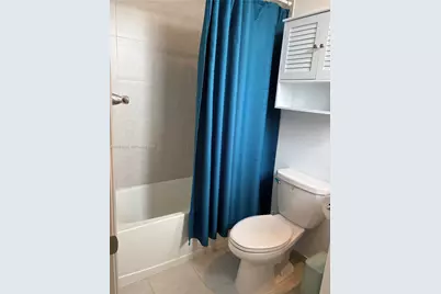 11384 W 34th Way, Hialeah, FL 33018 - Photo 27