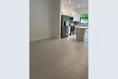 11384 W 34th Way, Hialeah, FL 33018 - Photo 9