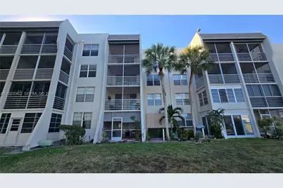 9230 Lagoon Pl #310, Davie, FL 33324 - Photo 3