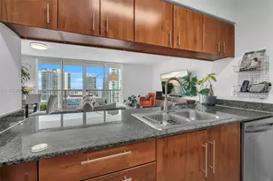 1200 Brickell Bay Dr, Miami, FL 33131 - Photo 11