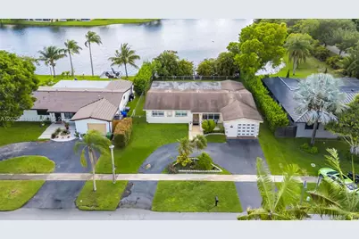 1620 NW 122nd Ave, Pembroke Pines, FL 33026 - Photo 33