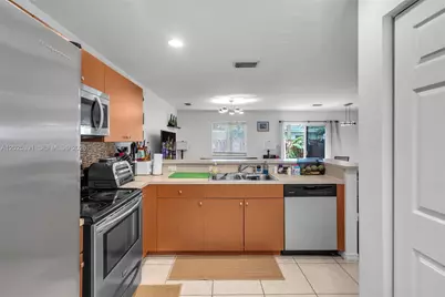 212 NE 3rd St #10, Hallandale Beach, FL 33009 - Photo 11