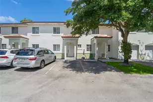 212 NE 3rd St, Hallandale Beach, FL 33009 - Photo 27