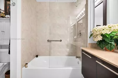 1900 N Bayshore Dr #5103, Miami, FL 33132 - Photo 33