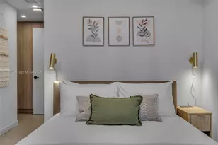 121 NE 5th St, Miami, FL 33132 - Photo 9