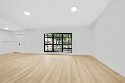 8475 NW 2nd Mnr, Coral Springs, FL 33071 - Photo 5