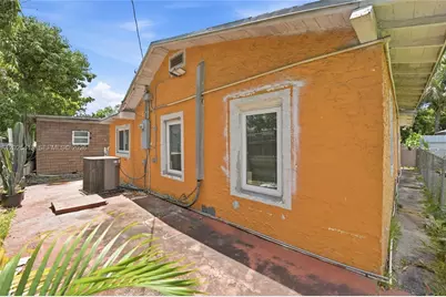 7762 NW 9th Ave, Miami, FL 33150 - Photo 25