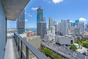 121 NE 5th St, Miami, FL 33132 - Photo 23