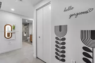 121 NE 5th St, Miami, FL 33132 - Photo 1