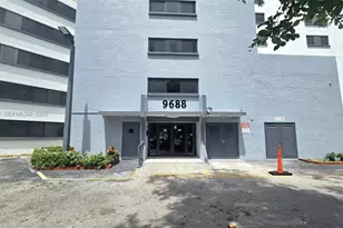 9688 Fontainebleau Blvd, Miami, FL 33172 - Photo 3