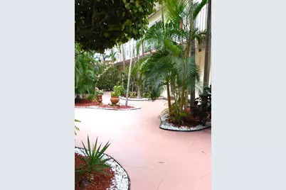 8040 Tatum Waterway Dr #2, Miami Beach, FL 33141 - Photo 11