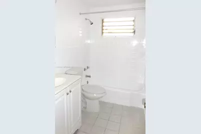 8040 Tatum Waterway Dr #2, Miami Beach, FL 33141 - Photo 7