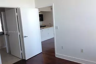 90 SW 3rd St, Miami, FL 33130 - Photo 9