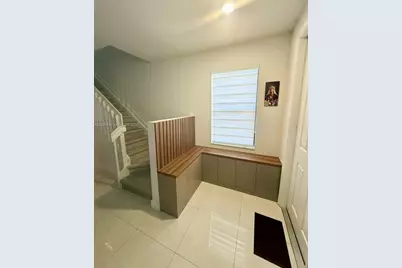 9286 W 33rd Ln, Hialeah, FL 33018 - Photo 9
