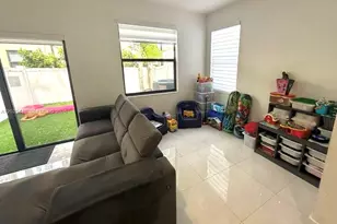 9286 W 33rd Ln, Hialeah, FL 33018 - Photo 5
