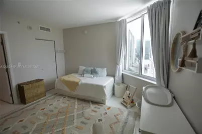 325 S Biscayne Blvd #1822, Miami, FL 33131 - Photo 11