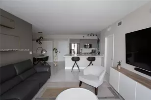 325 S Biscayne Blvd, Miami, FL 33131 - Photo 3