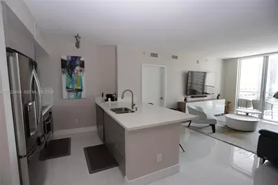 325 S Biscayne Blvd #1822, Miami, FL 33131 - Photo 5