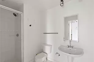 10 SW South River Dr, Miami, FL 33130 - Photo 15