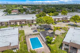 841 NE 207th Ln, Miami, FL 33179 - Photo 25