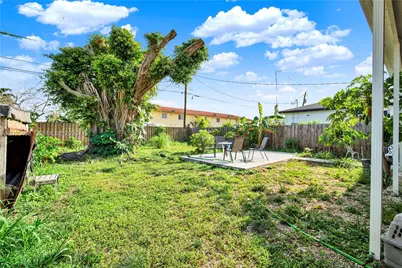 851 SW 1st St, Florida City, FL 33034 - Photo 5